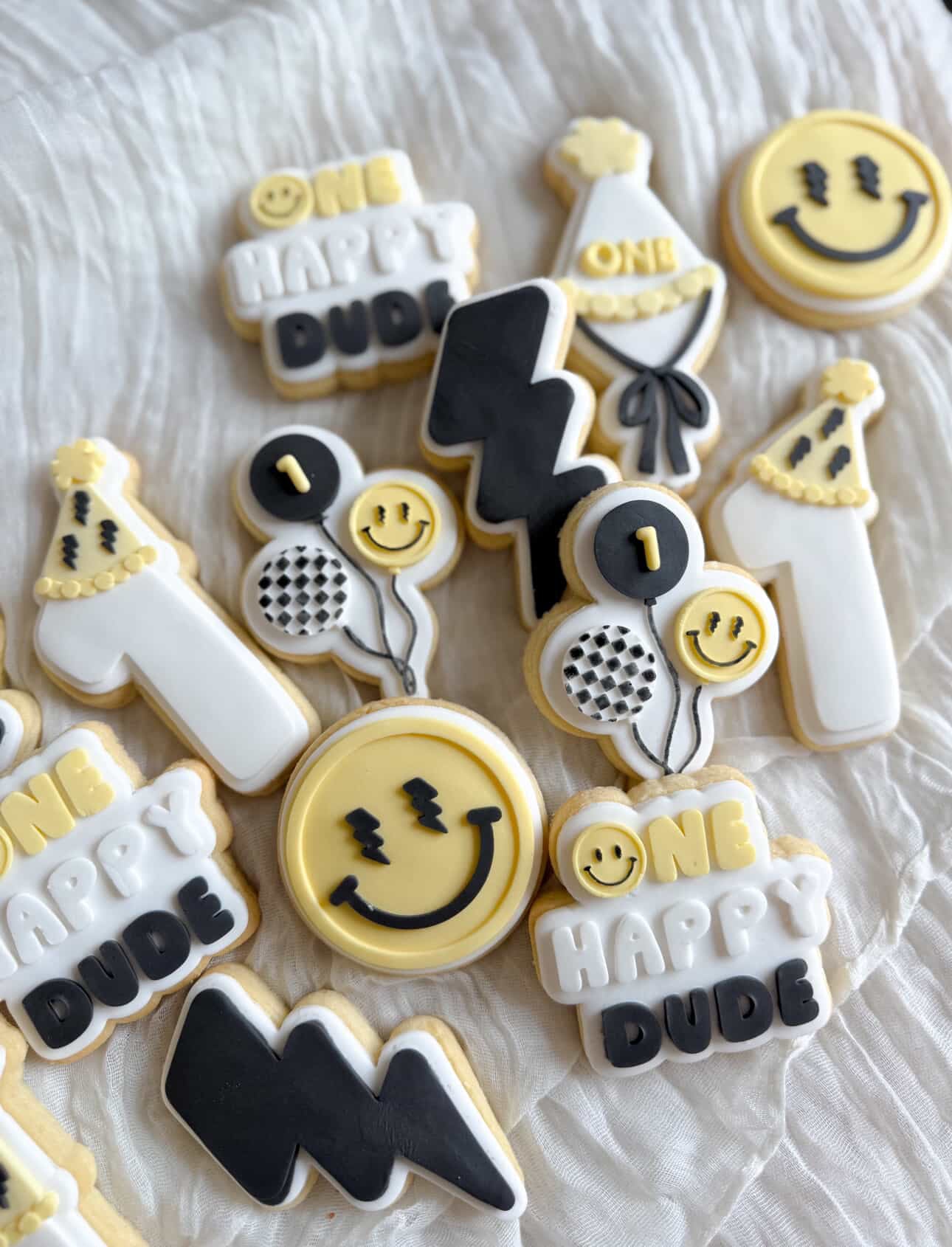 Dude Balloon Bunch Cookie Stamp & Cutter