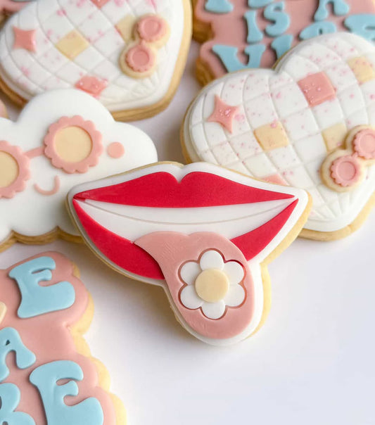 Daisy Tongue Out Cookie Stamp & Cutter