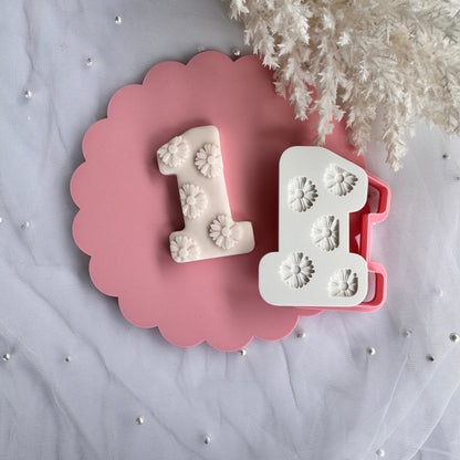 Daisy Pattern Number One Cookie Stamp & Cutter