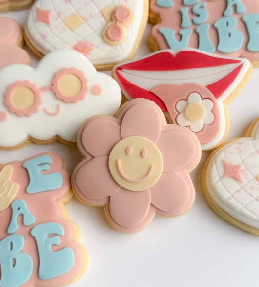 Smiley Face Daisy Cookie Stamp & Cutter