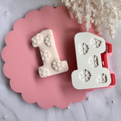 Daisy Pattern Number One Cookie Stamp & Cutter