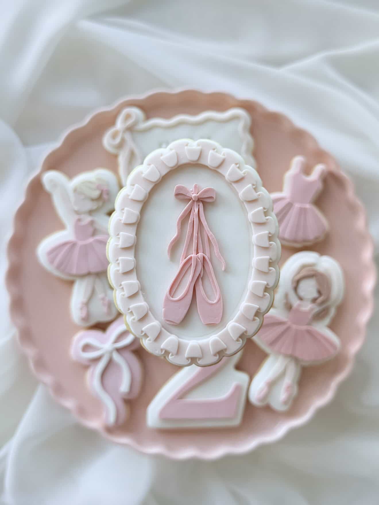 Ballet Slippers in Frilly Border Oval Cookie Stamp & Cutter