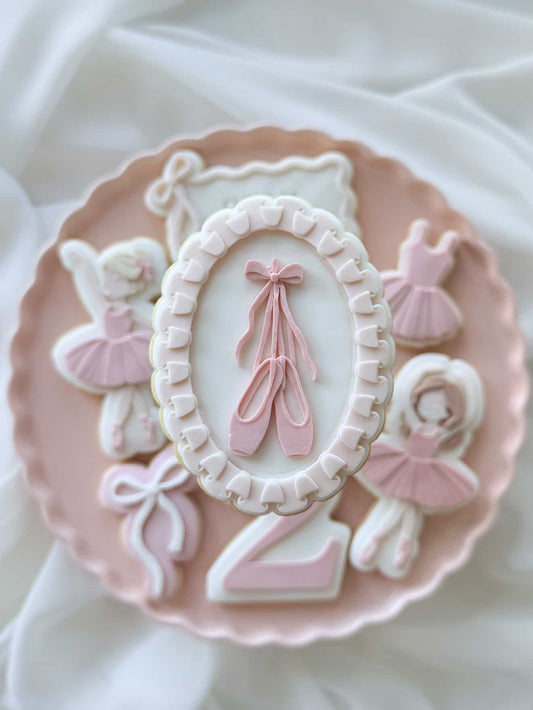 Ballet Slippers in Frilly Border Oval Cookie Stamp & Cutter
