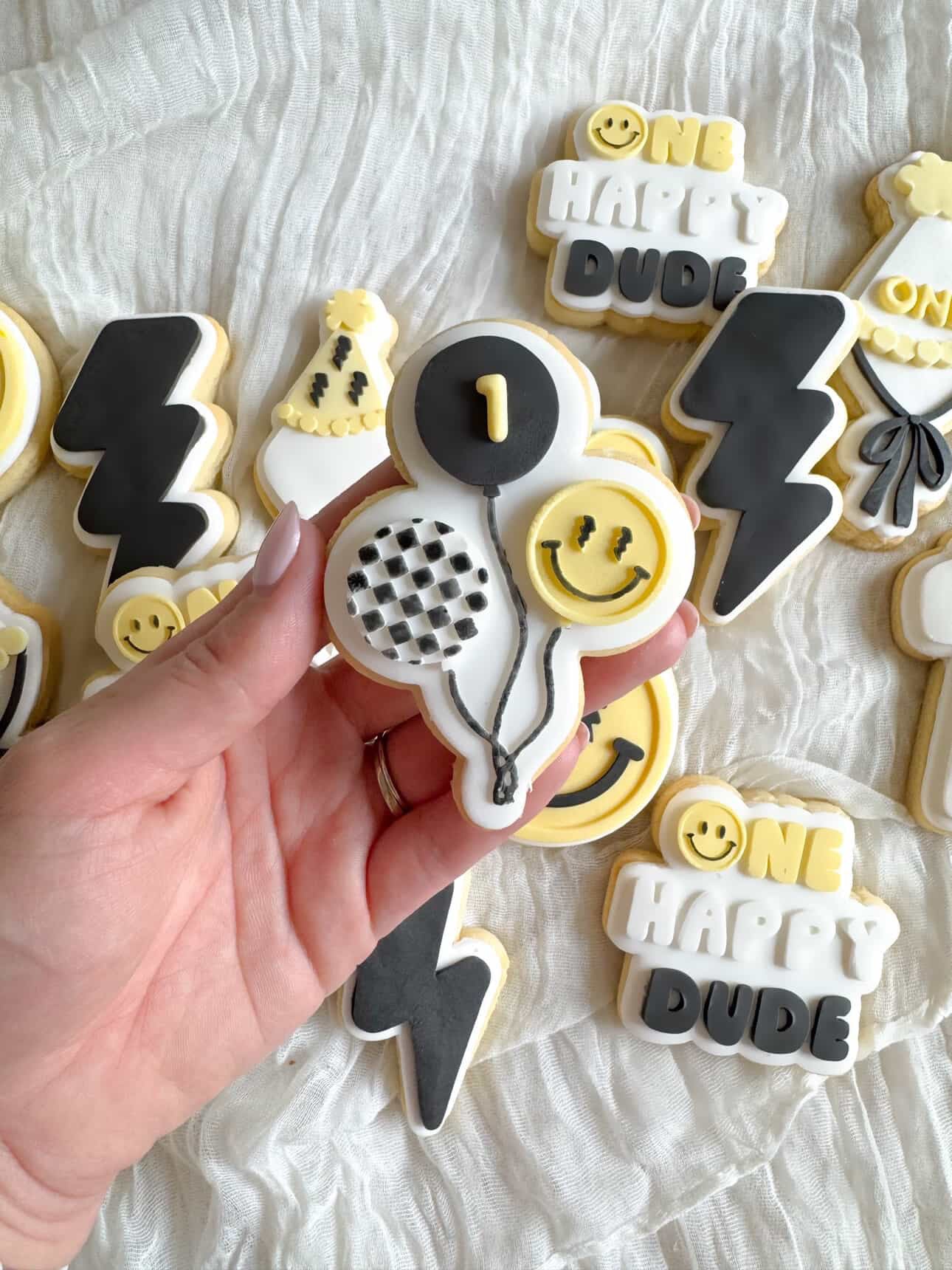 Dude Balloon Bunch Cookie Stamp & Cutter