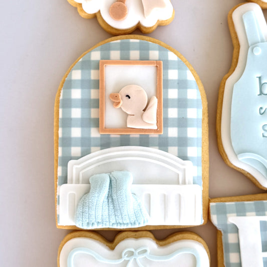Cot in Arch with Frame Cookie Stamp & Cutter