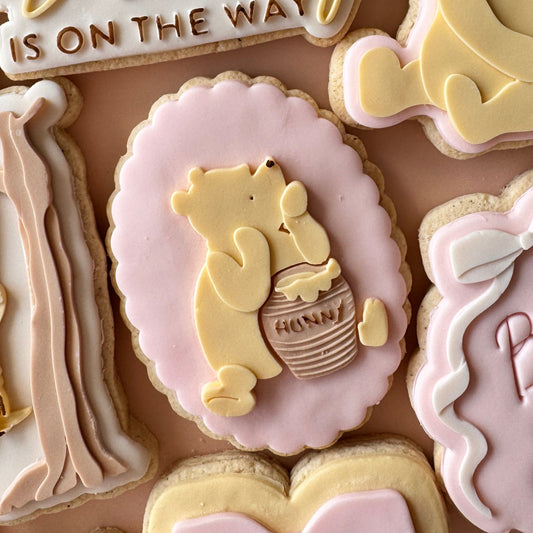 Pooh Bear with Honey Pot Cookie Stamp PLATE and Scalloped Oval Cutter