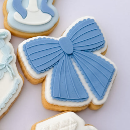 Scalloped Detail Bow Cookie Stamp & Cutter